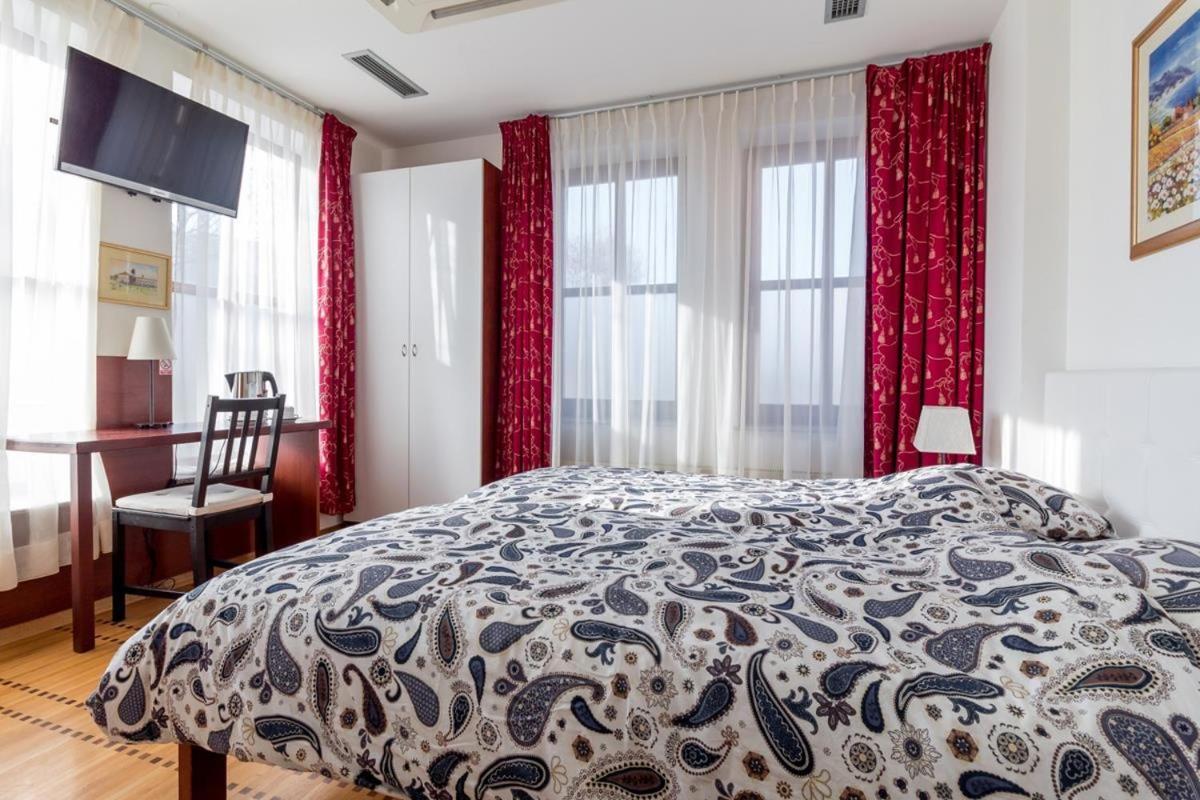 Guest House Isabel Ζάγκρεμπ Εξωτερικό φωτογραφία
